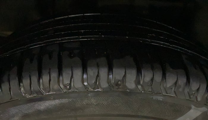 2024 Maruti Swift ZXI PLUS, Petrol, Manual, 30,085 km, Right Rear Tyre Tread
