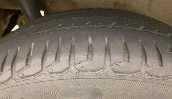 2010 Maruti Wagon R 1.0 VXI, Petrol, Manual, 69,158 km, Right Rear Tyre Tread