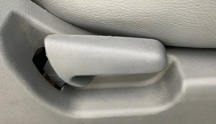 2010 Maruti Wagon R 1.0 VXI, Petrol, Manual, 69,158 km, Driver Side Adjustment Panel