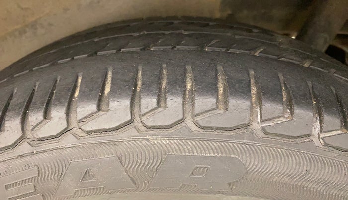 2010 Maruti Wagon R 1.0 VXI, Petrol, Manual, 69,158 km, Left Rear Tyre Tread