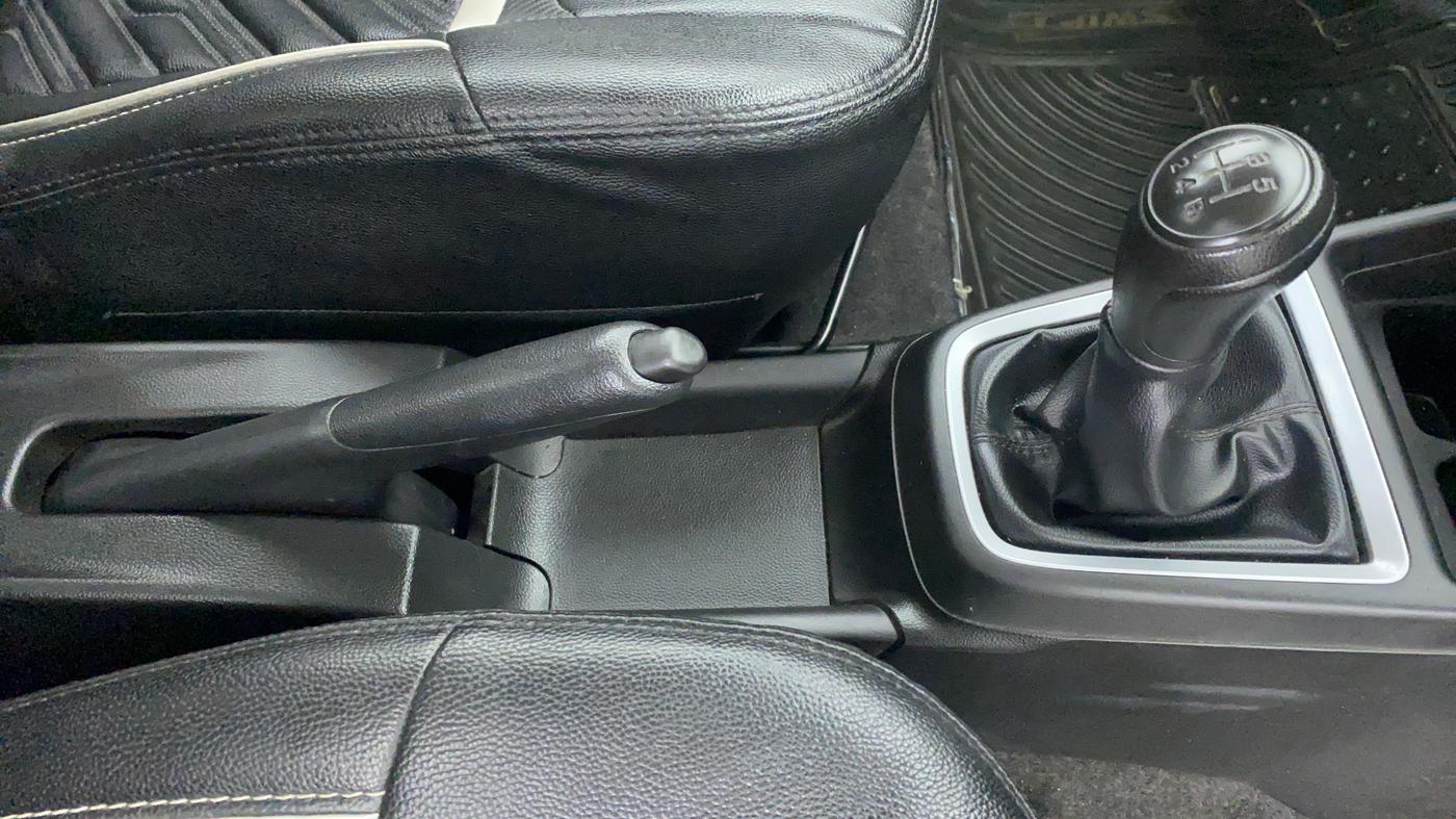2018 Maruti Swift LXI D, Petrol, Manual, 32,633 km, Gear Lever