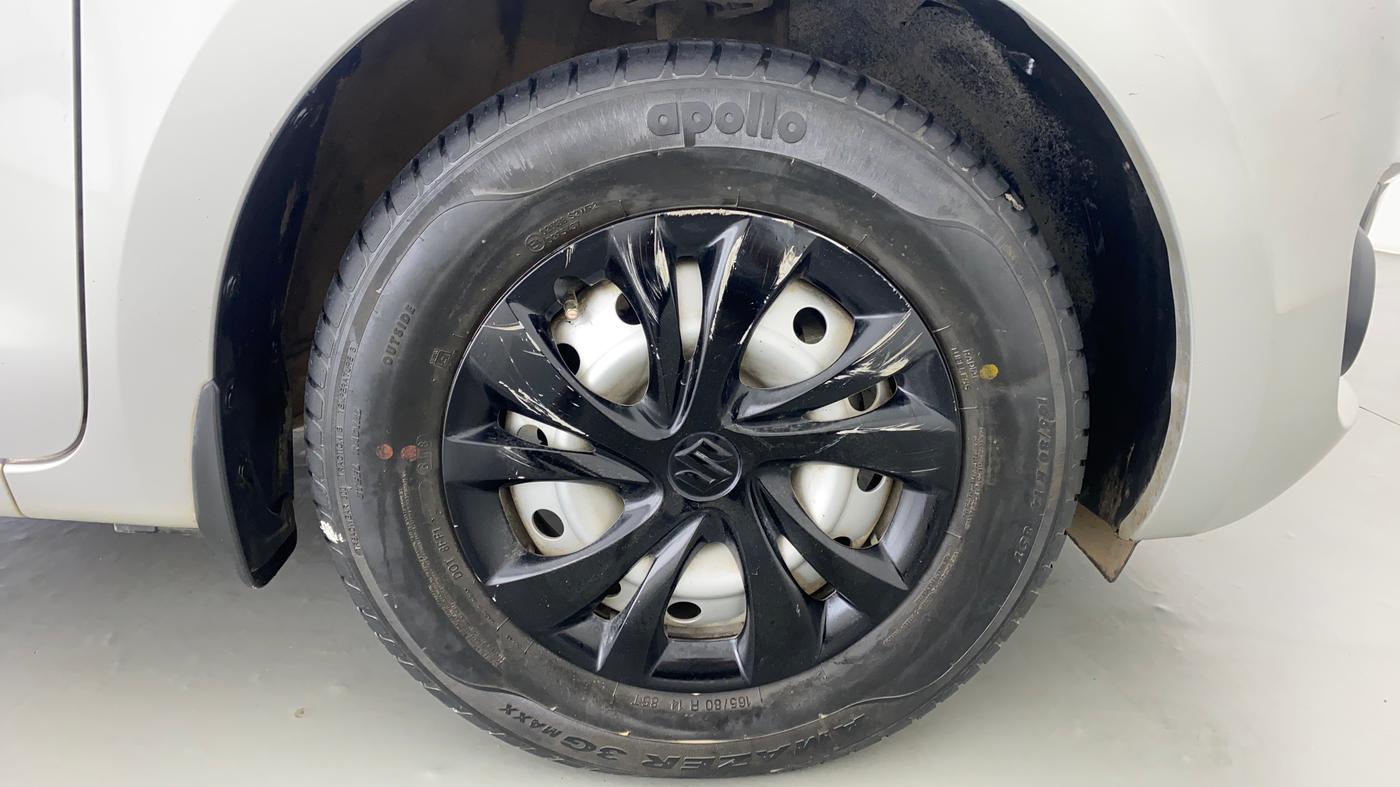 2018 Maruti Swift LXI D, Petrol, Manual, 32,633 km, Right Front Wheel