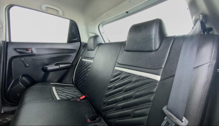2018 Maruti Swift LXI D, Petrol, Manual, 32,633 km, Right Side Rear Door Cabin