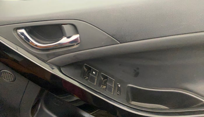 2023 Tata NEXON FEARLESS 1.2 REVOTRON 6 MT DT, Petrol, Manual, 25,308 km, Driver Side Door Panels Control