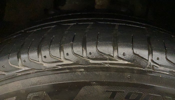 2023 Tata NEXON FEARLESS 1.2 REVOTRON 6 MT DT, Petrol, Manual, 25,308 km, Left Front Tyre Tread