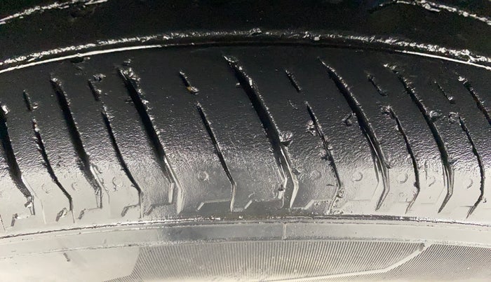 2023 Nissan MAGNITE XL, Petrol, Manual, 26,062 km, Left Front Tyre Tread