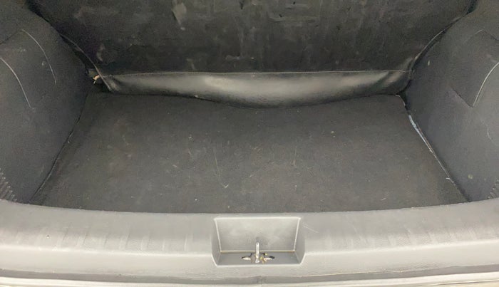 2023 Nissan MAGNITE XL, Petrol, Manual, 26,062 km, Boot Inside