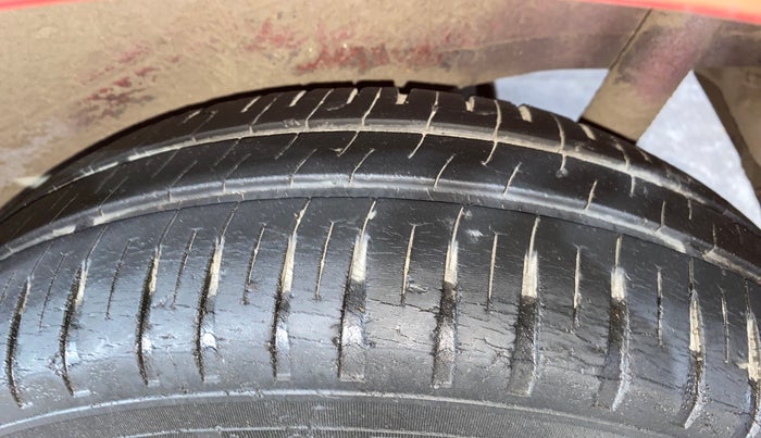 2013 Maruti Wagon R 1.0 VXI, Petrol, Manual, 67,680 km, Left Rear Tyre Tread