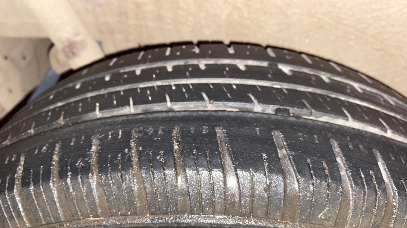 2013 Maruti Wagon R 1.0 VXI, Petrol, Manual, 67,680 km, Right Rear Tyre Tread