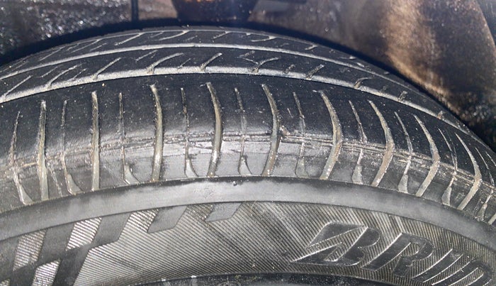 2016 Hyundai i10 SPORTZ 1.1, Petrol, Manual, 63,077 km, Left Front Tyre Tread