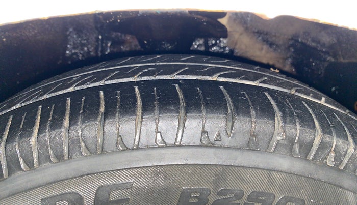 2016 Hyundai i10 SPORTZ 1.1, Petrol, Manual, 63,077 km, Right Front Tyre Tread