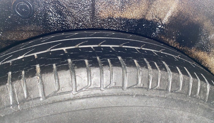 2016 Hyundai i10 SPORTZ 1.1, Petrol, Manual, 63,077 km, Right Rear Tyre Tread