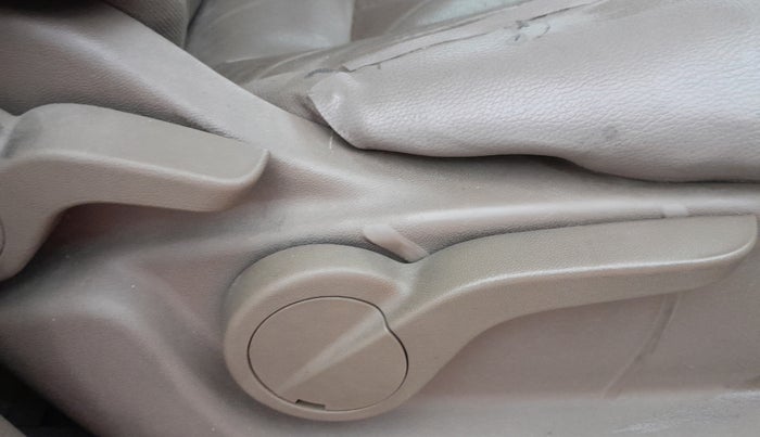 2013 Mahindra XUV500 W8, Diesel, Manual, 96,731 km, Driver Side Adjustment Panel