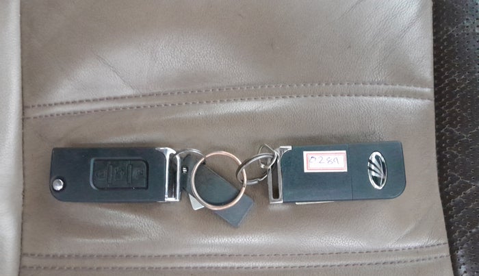 2013 Mahindra XUV500 W8, Diesel, Manual, 96,731 km, Key Close Up