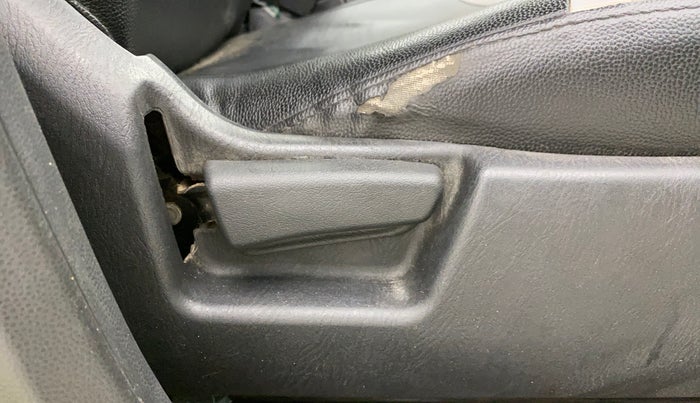 2020 Maruti Alto LXI, Petrol, Manual, 68,120 km, Driver Side Adjustment Panel