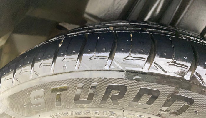 2017 Maruti Ciaz ALPHA  AT 1.4  PETROL, Petrol, Automatic, 32,526 km, Right Rear Tyre Tread