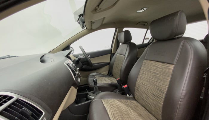 2013 Hyundai i20 MAGNA (O) 1.2, Petrol, Manual, 48,911 km, Right Side Front Door Cabin