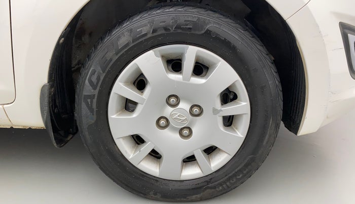 2013 Hyundai i20 MAGNA (O) 1.2, Petrol, Manual, 48,911 km, Right Front Wheel
