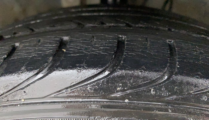 2013 Hyundai i20 MAGNA (O) 1.2, Petrol, Manual, 48,911 km, Right Front Tyre Tread