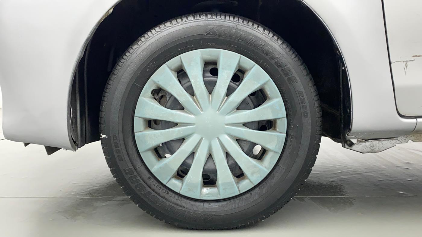 2011 Toyota Etios Liva G, Petrol, Manual, 12,046 km, Left Front Wheel