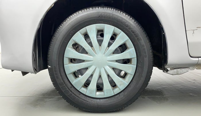 2011 Toyota Etios Liva G, Petrol, Manual, 12,046 km, Left Front Wheel