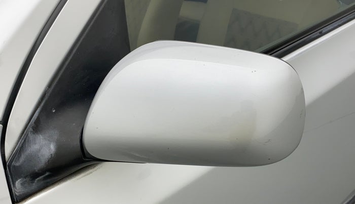 2011 Toyota Etios Liva G, Petrol, Manual, 12,046 km, Left rear-view mirror - Mirror movement not proper