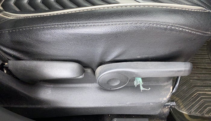2018 Maruti Vitara Brezza ZDI, Diesel, Manual, 40,605 km, Driver Side Adjustment Panel
