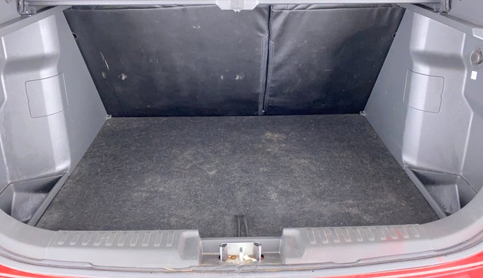 2018 Maruti Vitara Brezza ZDI, Diesel, Manual, 40,605 km, Boot Inside