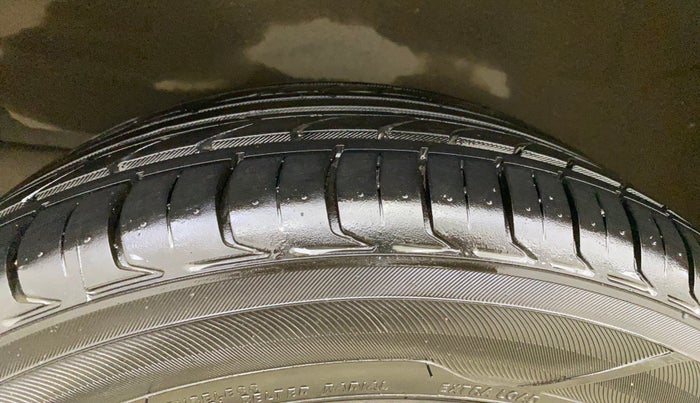 2016 Toyota Corolla Altis VL CVT PETROL, Petrol, Automatic, 27,665 km, Right Rear Tyre Tread