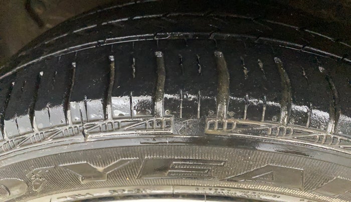 2015 Hyundai Grand i10 SPORTZ 1.2 KAPPA VTVT, Petrol, Manual, 52,995 km, Left Front Tyre Tread