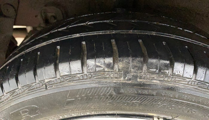 2015 Hyundai Grand i10 SPORTZ 1.2 KAPPA VTVT, Petrol, Manual, 52,995 km, Right Rear Tyre Tread