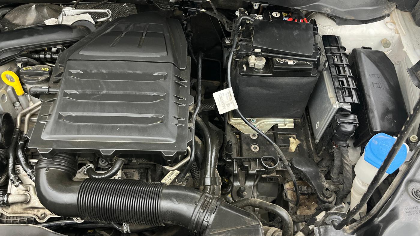 2025 Volkswagen TAIGUN TOPLINE 1.0 TSI MT, Petrol, Manual, 6,099 km, Engine View - Left