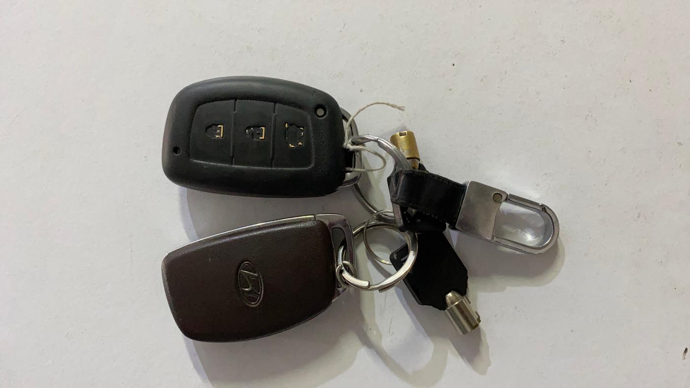 2016 Hyundai Creta SX PLUS 1.6 PETROL, Petrol, Manual, 35,310 km, Key Close Up