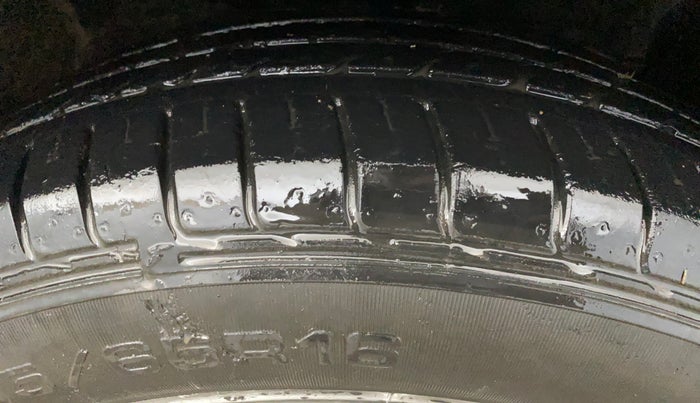 2016 Hyundai Creta SX PLUS 1.6 PETROL, Petrol, Manual, 35,310 km, Right Front Tyre Tread