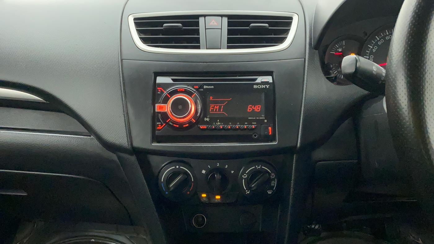 2017 Maruti Swift LXI (O), Petrol, Manual, 45,568 km, Air Conditioner