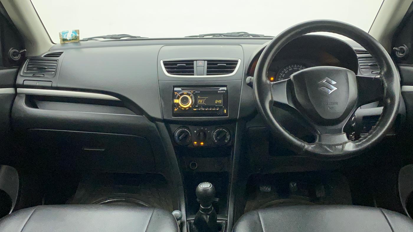 2017 Maruti Swift LXI (O), Petrol, Manual, 45,568 km, Dashboard