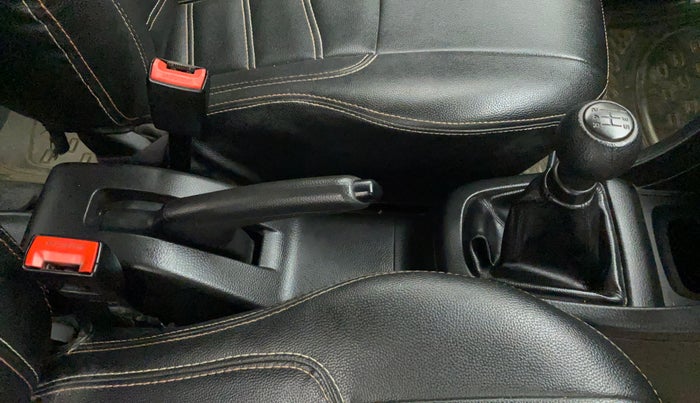 2017 Maruti Swift LXI (O), Petrol, Manual, 45,568 km, Gear Lever