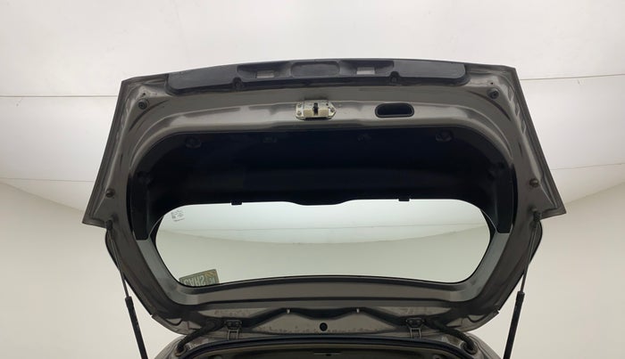 2017 Maruti Swift LXI (O), Petrol, Manual, 45,568 km, Boot Door Open