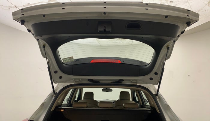 2017 Hyundai Tucson 2WD AT GL PETROL , Petrol, Automatic, 64,279 km, Boot Door Open