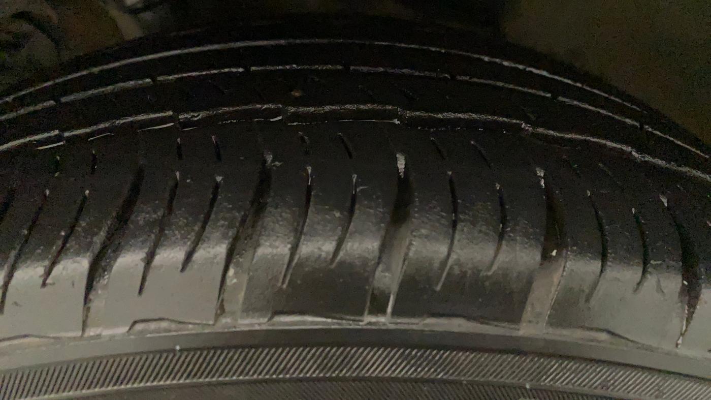 2017 Hyundai Tucson 2WD AT GL PETROL , Petrol, Automatic, 64,279 km, Left Front Tyre Tread