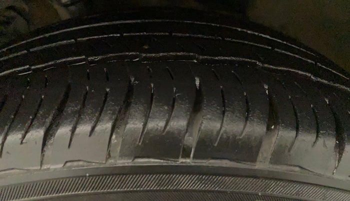 2017 Hyundai Tucson 2WD AT GL PETROL , Petrol, Automatic, 64,279 km, Left Front Tyre Tread