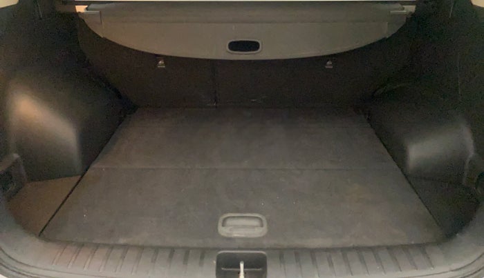 2017 Hyundai Tucson 2WD AT GL PETROL , Petrol, Automatic, 64,279 km, Boot Inside