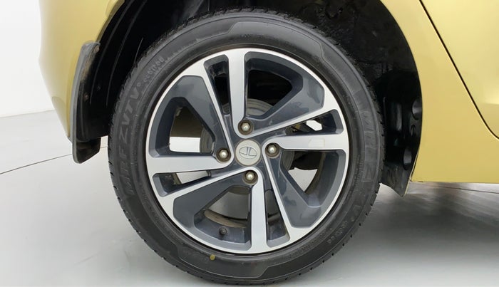 2020 Tata ALTROZ XZ 1.2, Petrol, Manual, 17,807 km, Right Rear Wheel