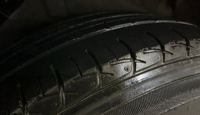 2015 Hyundai Verna FLUIDIC 4S 1.4 VTVT, Petrol, Manual, 48,762 km, Right Rear Tyre Tread