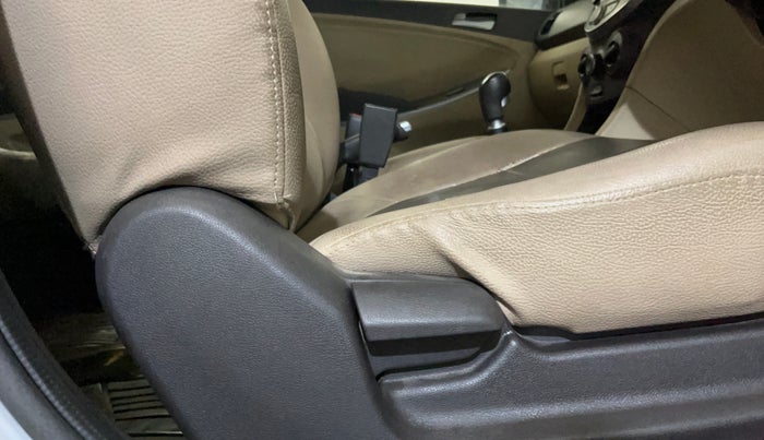 2015 Hyundai Verna FLUIDIC 4S 1.4 VTVT, Petrol, Manual, 48,762 km, Driver Side Adjustment Panel