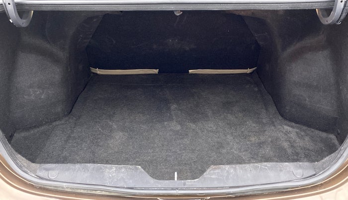 2015 Maruti Ciaz ZXI, Petrol, Manual, 73,980 km, Boot Inside