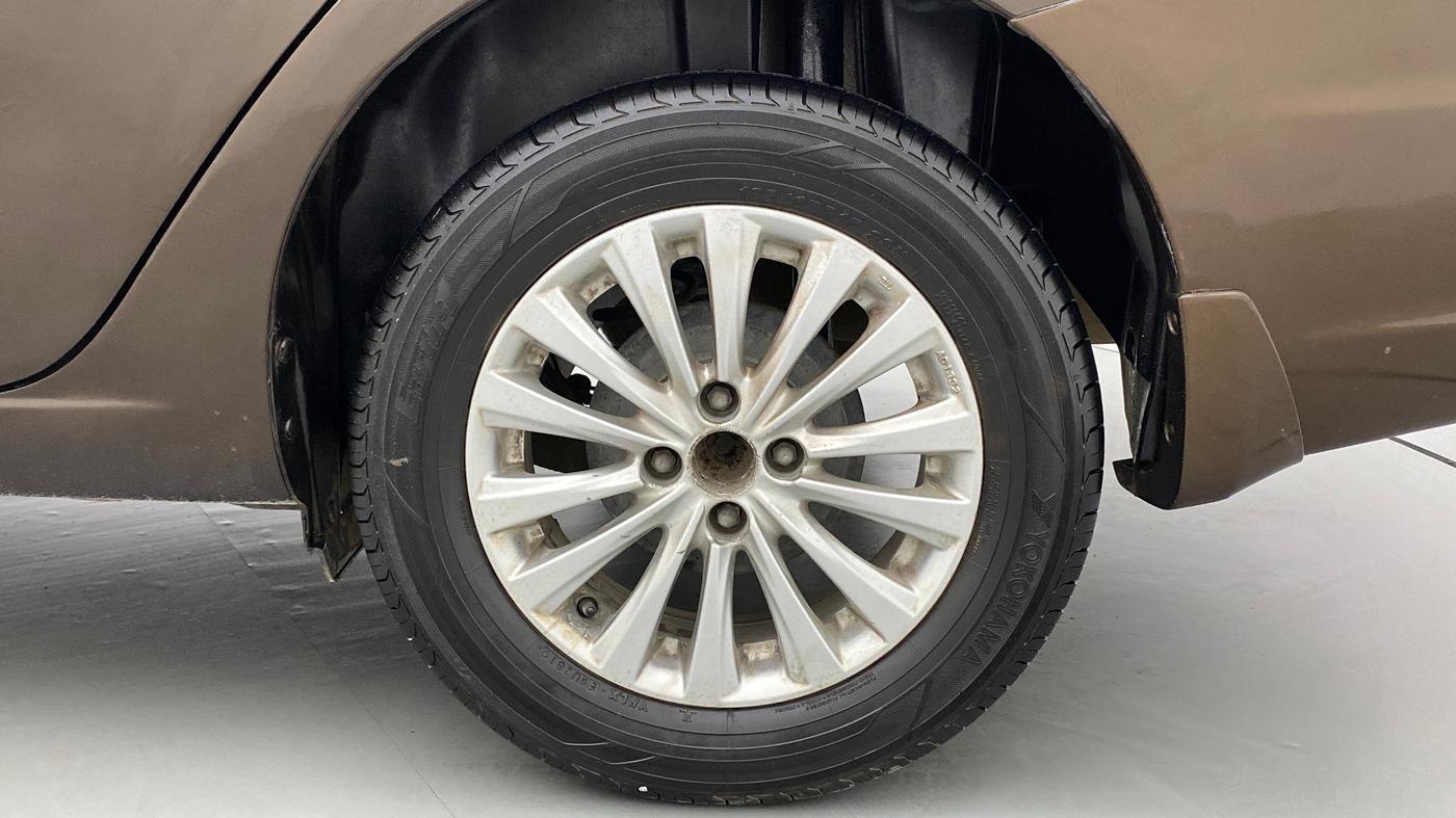 2015 Maruti Ciaz ZXI, Petrol, Manual, 73,980 km, Left Rear Wheel