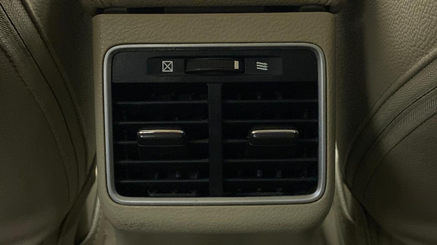 2015 Maruti Ciaz ZXI, Petrol, Manual, 73,980 km, Rear AC Vents