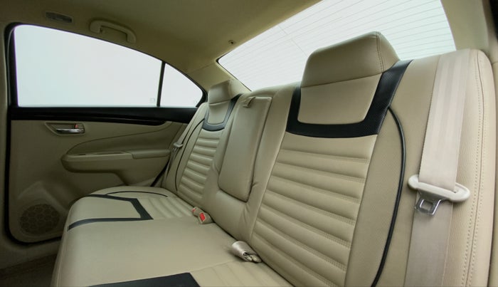 2015 Maruti Ciaz ZXI, Petrol, Manual, 73,980 km, Right Side Rear Door Cabin