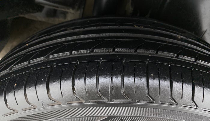2015 Maruti Ciaz ZXI, Petrol, Manual, 73,980 km, Right Rear Tyre Tread